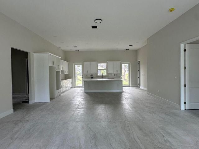 For Rent: $4,500 (3 beds, 3 baths, 2039 Square Feet)