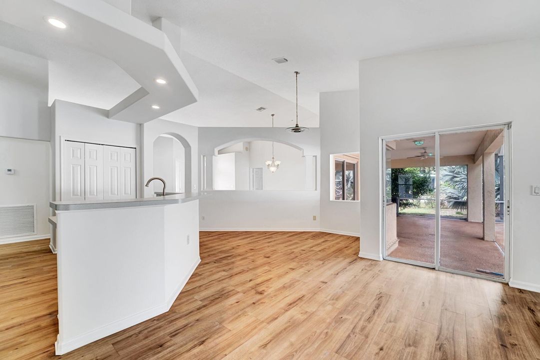 В аренду: $3,800 (3 спален, 2 ванн, 2142 Квадратных фут)