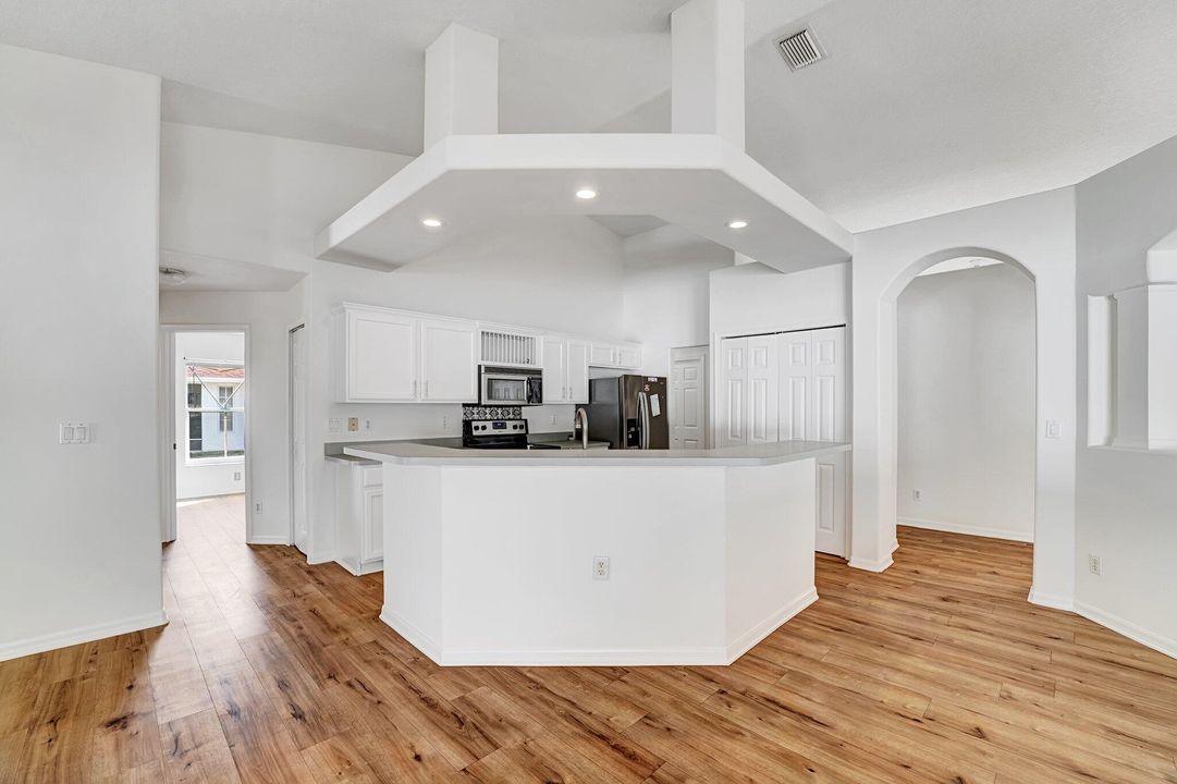 В аренду: $3,800 (3 спален, 2 ванн, 2142 Квадратных фут)