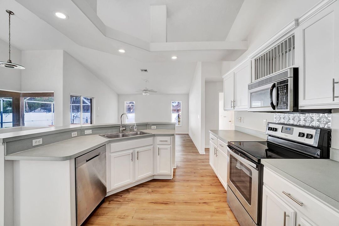 В аренду: $3,800 (3 спален, 2 ванн, 2142 Квадратных фут)