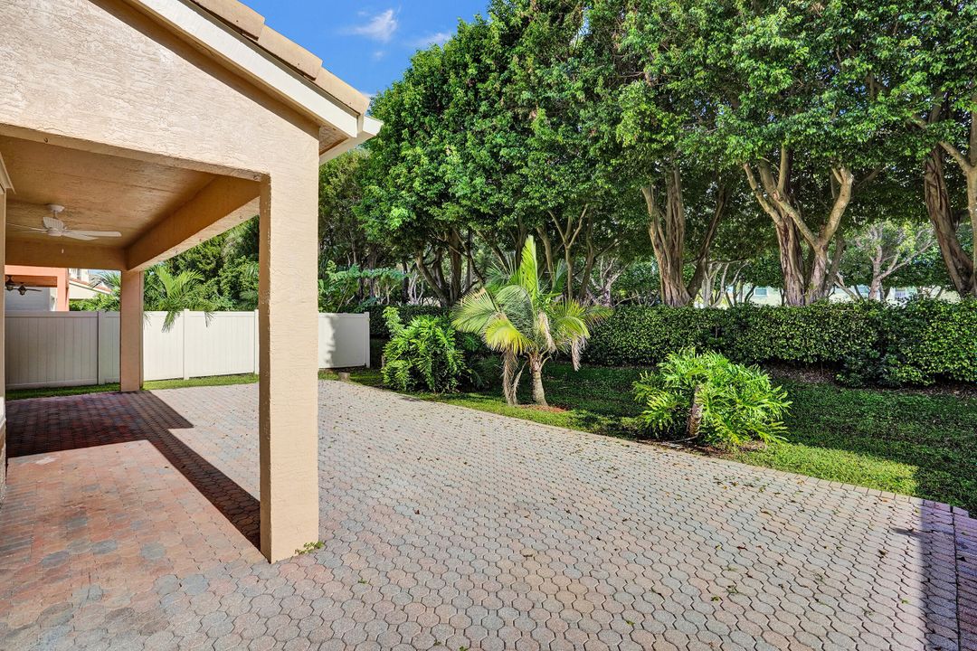 For Rent: $4,000 (4 beds, 2 baths, 3662 Square Feet)