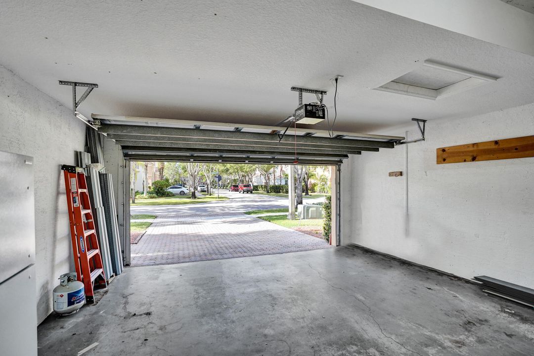 For Rent: $4,000 (4 beds, 2 baths, 3662 Square Feet)