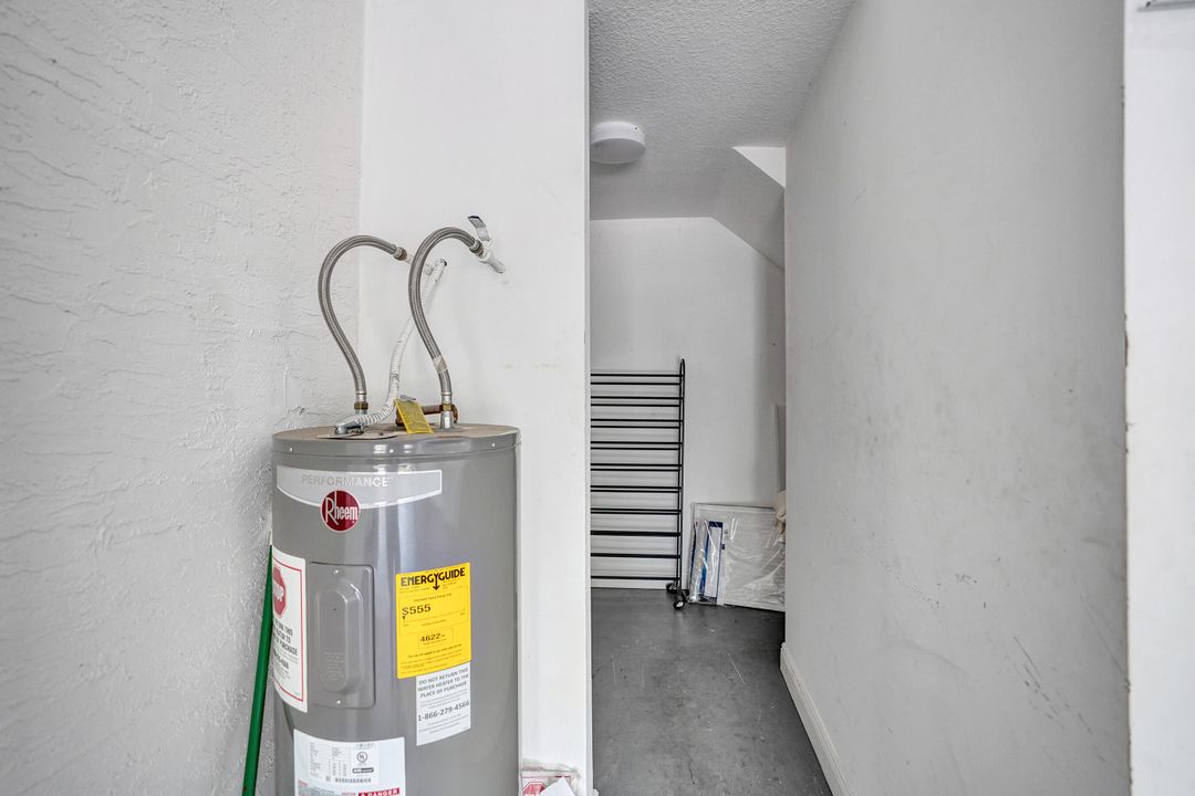 For Rent: $4,000 (4 beds, 2 baths, 3662 Square Feet)