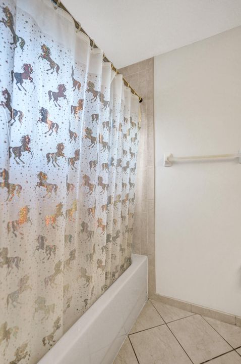 For Rent: $4,000 (4 beds, 2 baths, 3662 Square Feet)