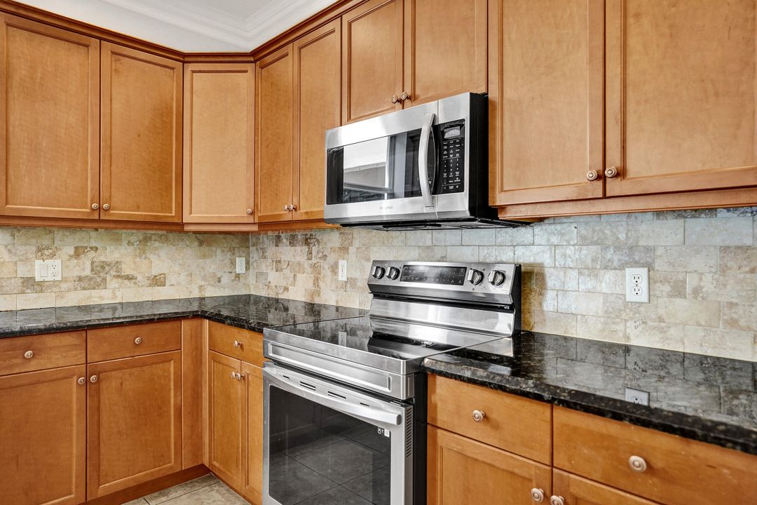 For Rent: $4,000 (4 beds, 2 baths, 3662 Square Feet)