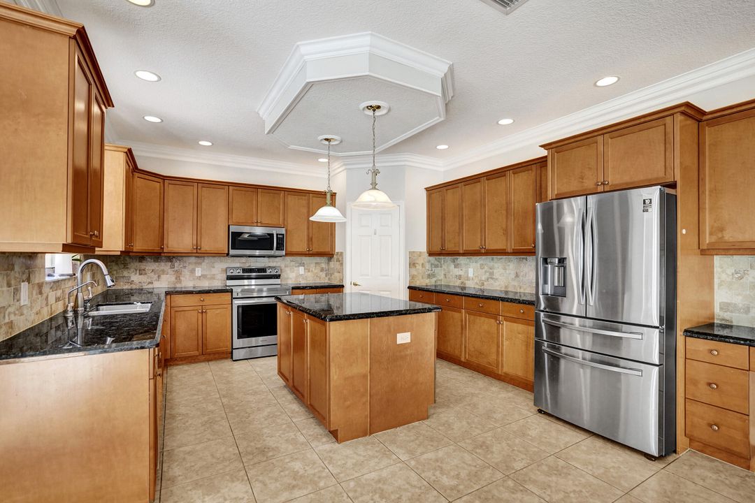 For Rent: $4,000 (4 beds, 2 baths, 3662 Square Feet)