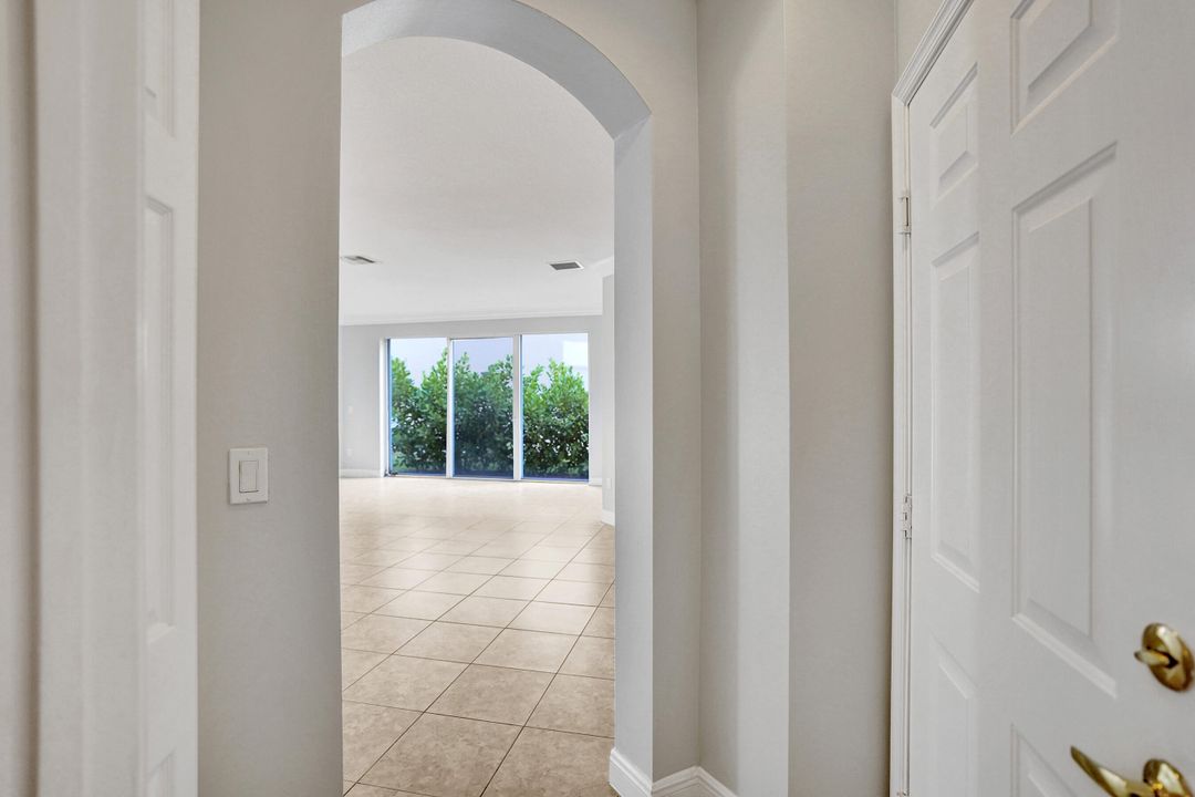 For Rent: $4,000 (4 beds, 2 baths, 3662 Square Feet)