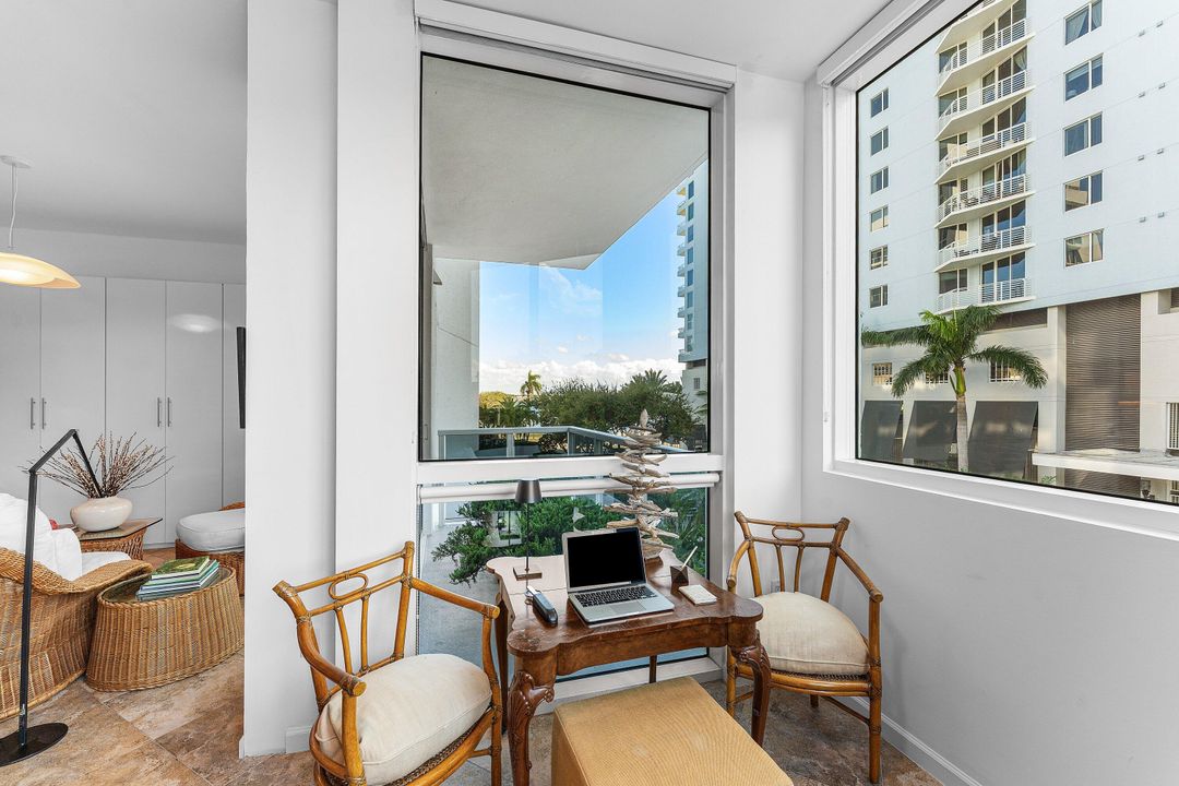 For Sale: $375,000 (1 beds, 1 baths, 831 Square Feet)