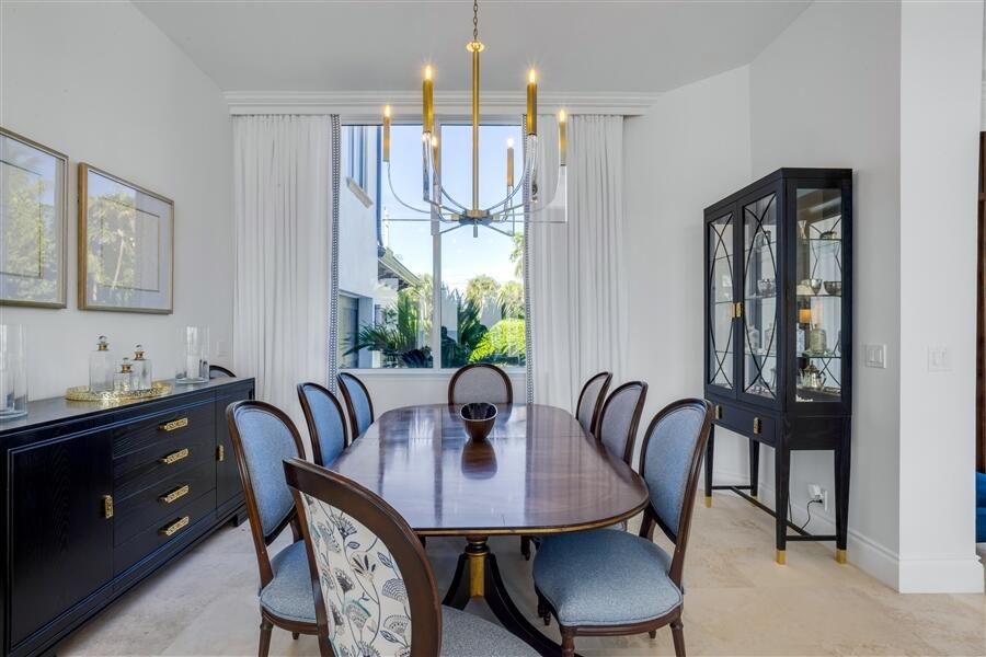 En Venta: $21,900,000 (8 camas, 6 baños, 6387 Pies cuadrados)