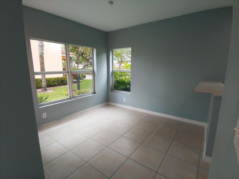 Active With Contract: $2,300 (3 beds, 2 baths, 1543 Square Feet)