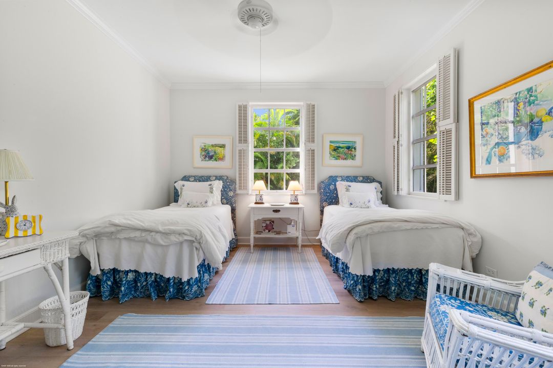 Active With Contract: $6,400,000 (7 beds, 4 baths, 3370 Square Feet)