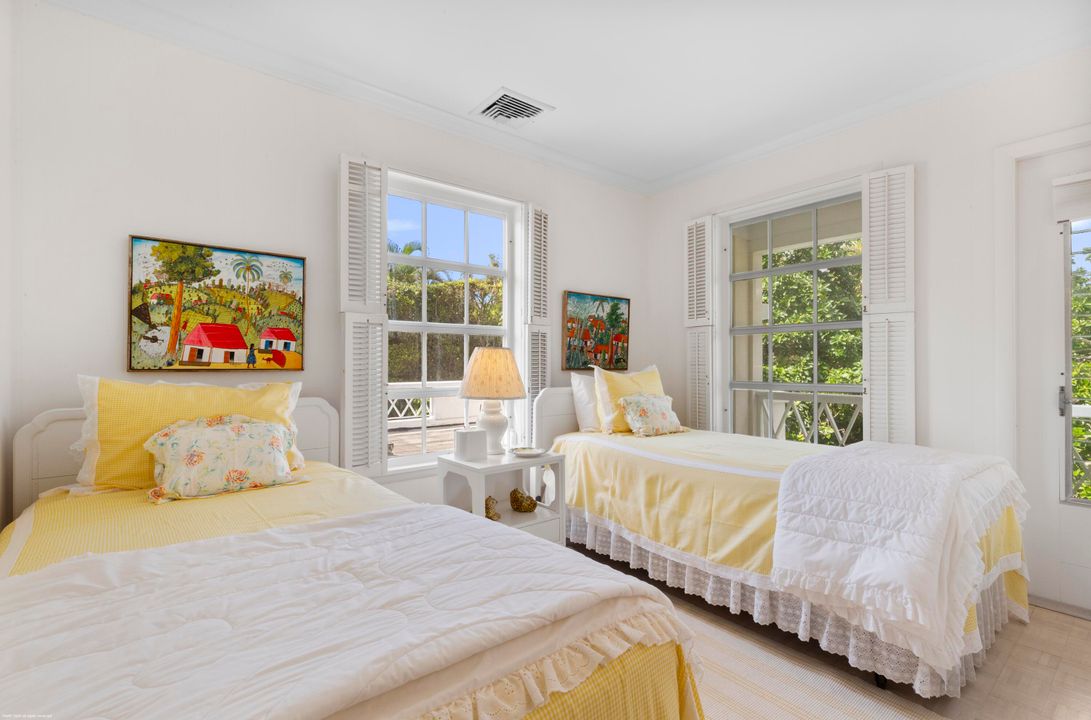 Active With Contract: $6,400,000 (7 beds, 4 baths, 3370 Square Feet)