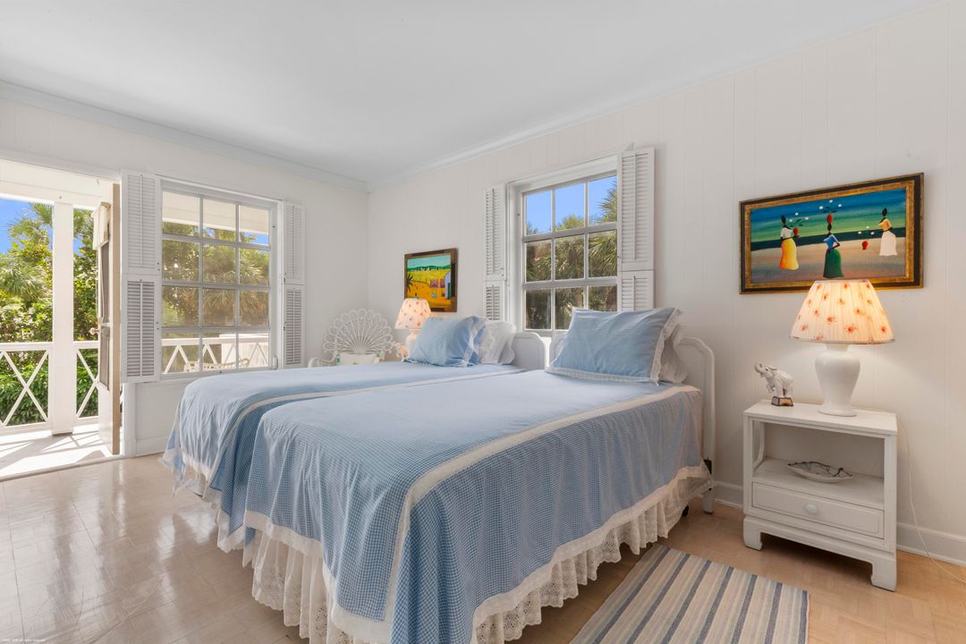 Active With Contract: $6,400,000 (7 beds, 4 baths, 3370 Square Feet)