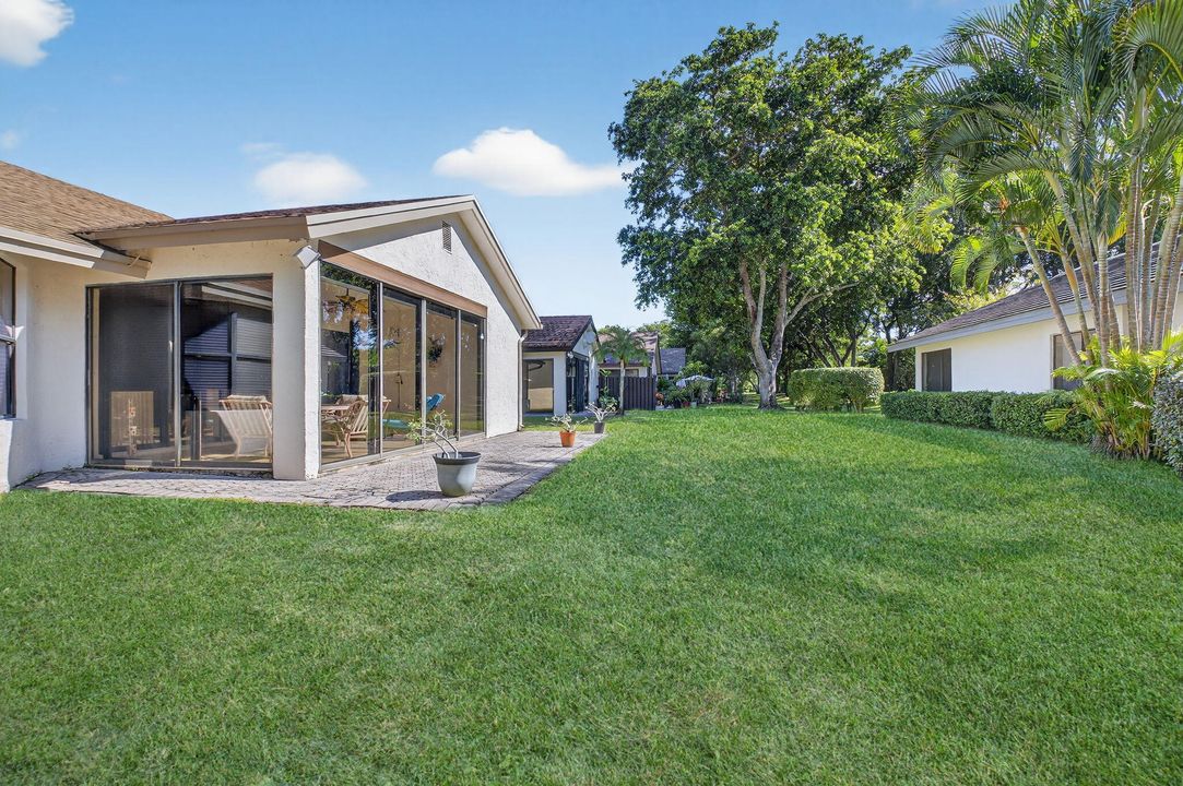 Active With Contract: $325,000 (2 beds, 2 baths, 1599 Square Feet)