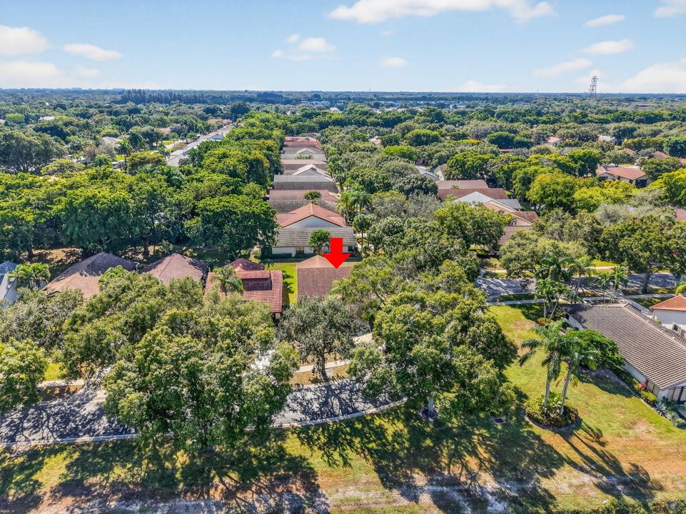 Active With Contract: $325,000 (2 beds, 2 baths, 1599 Square Feet)