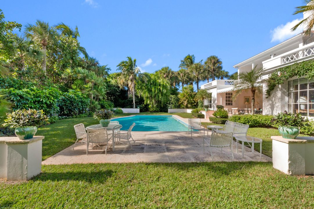 Active With Contract: $6,400,000 (7 beds, 4 baths, 3370 Square Feet)