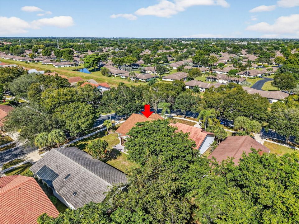 Active With Contract: $325,000 (2 beds, 2 baths, 1599 Square Feet)