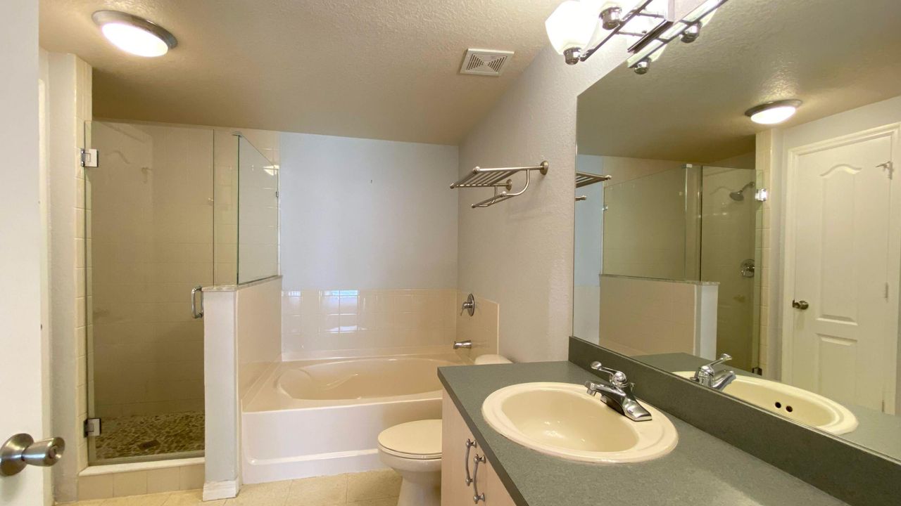 出租: $2,200 (3 贝兹, 2 浴室, 1467 平方英尺)