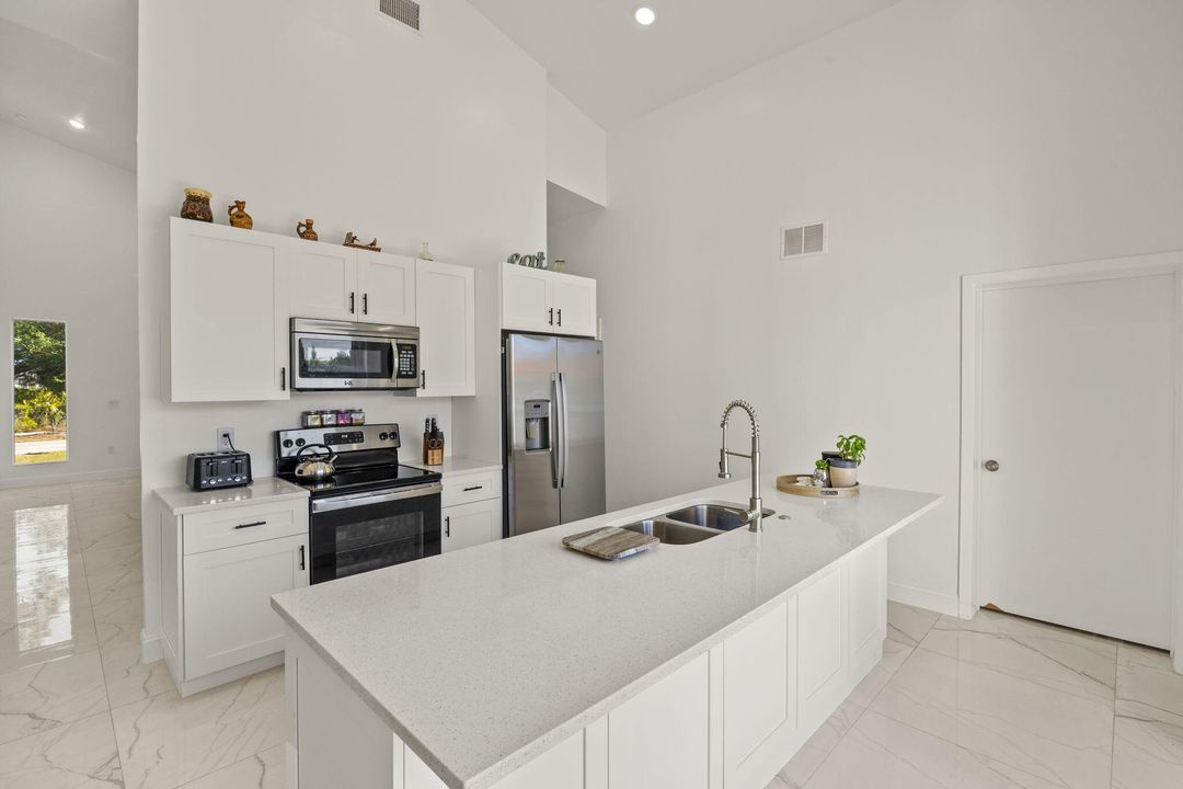 На продажу: $315,000 (3 спален, 2 ванн, 1616 Квадратных фут)