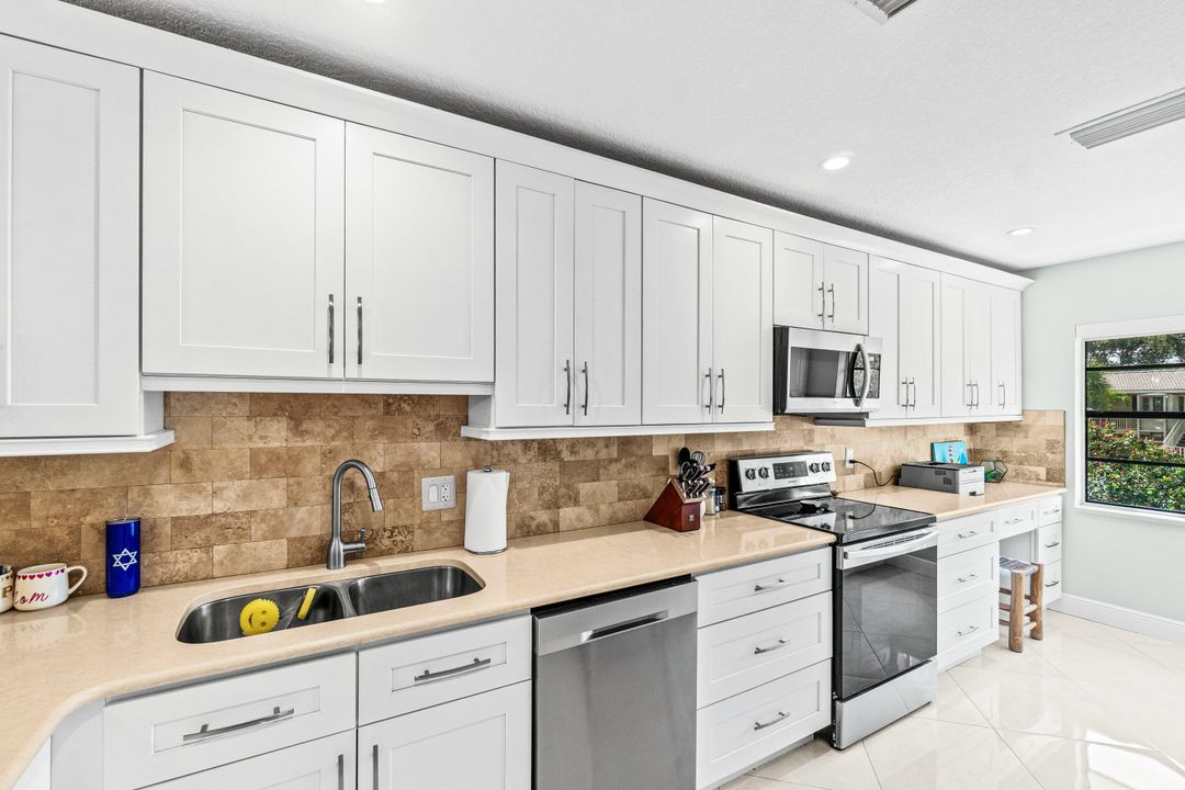 For Sale: $48,900 (2 beds, 2 baths, 1388 Square Feet)