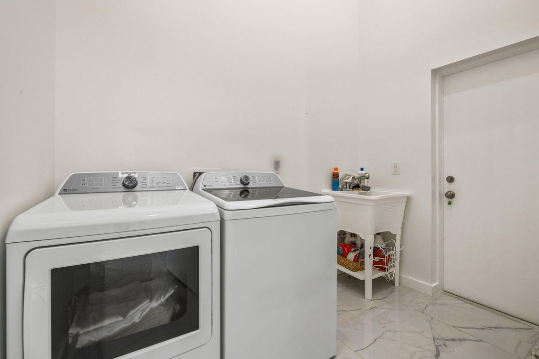 На продажу: $315,000 (3 спален, 2 ванн, 1616 Квадратных фут)