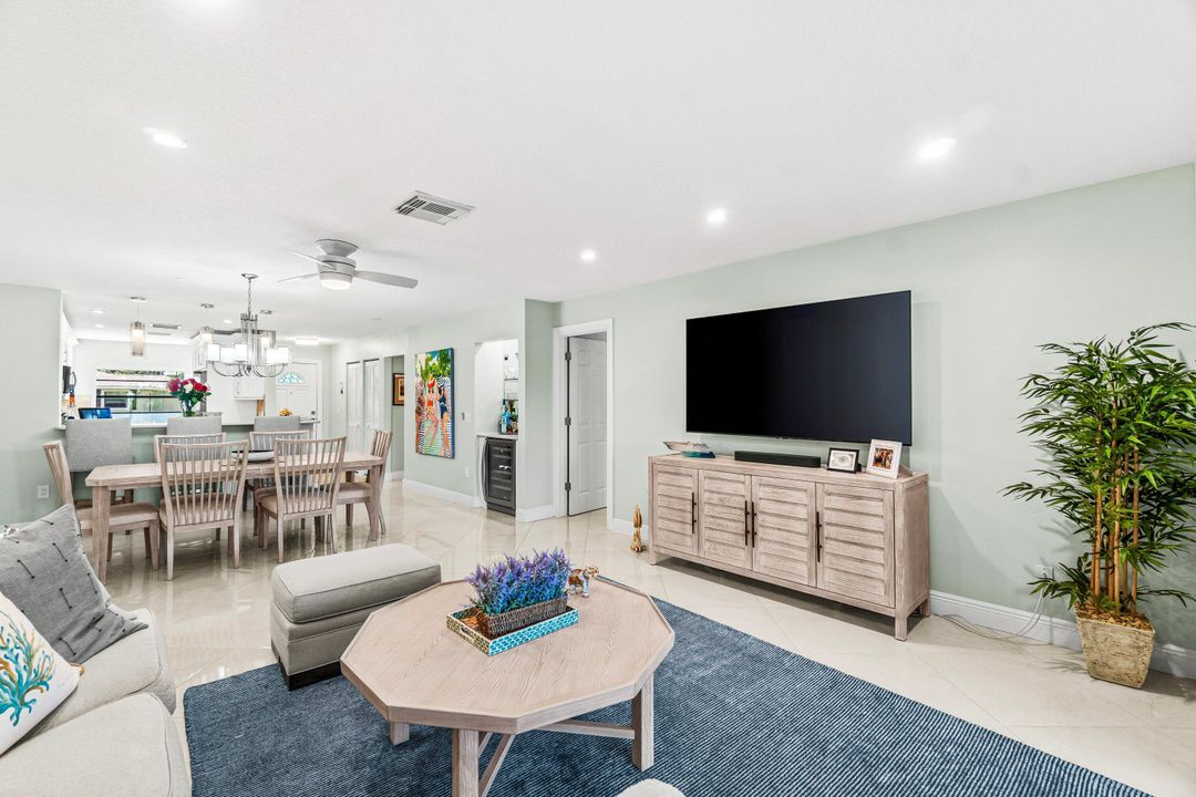 For Sale: $48,900 (2 beds, 2 baths, 1388 Square Feet)