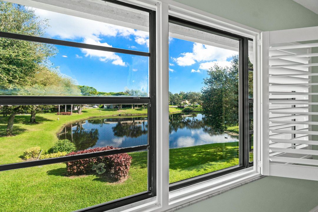 For Sale: $48,900 (2 beds, 2 baths, 1388 Square Feet)