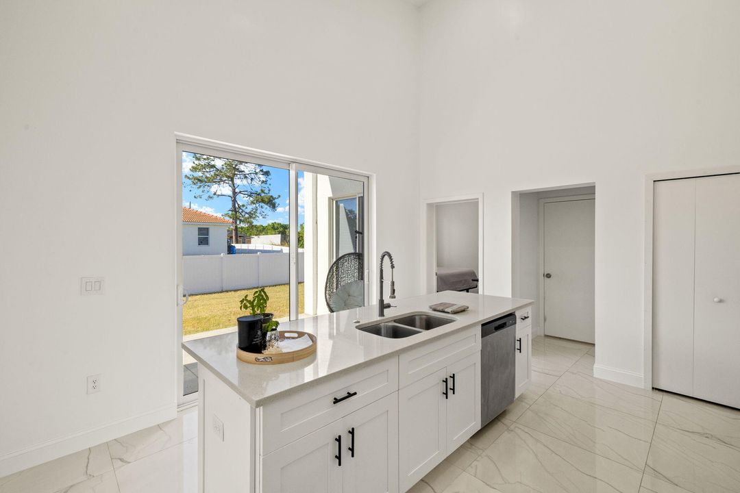 На продажу: $315,000 (3 спален, 2 ванн, 1616 Квадратных фут)