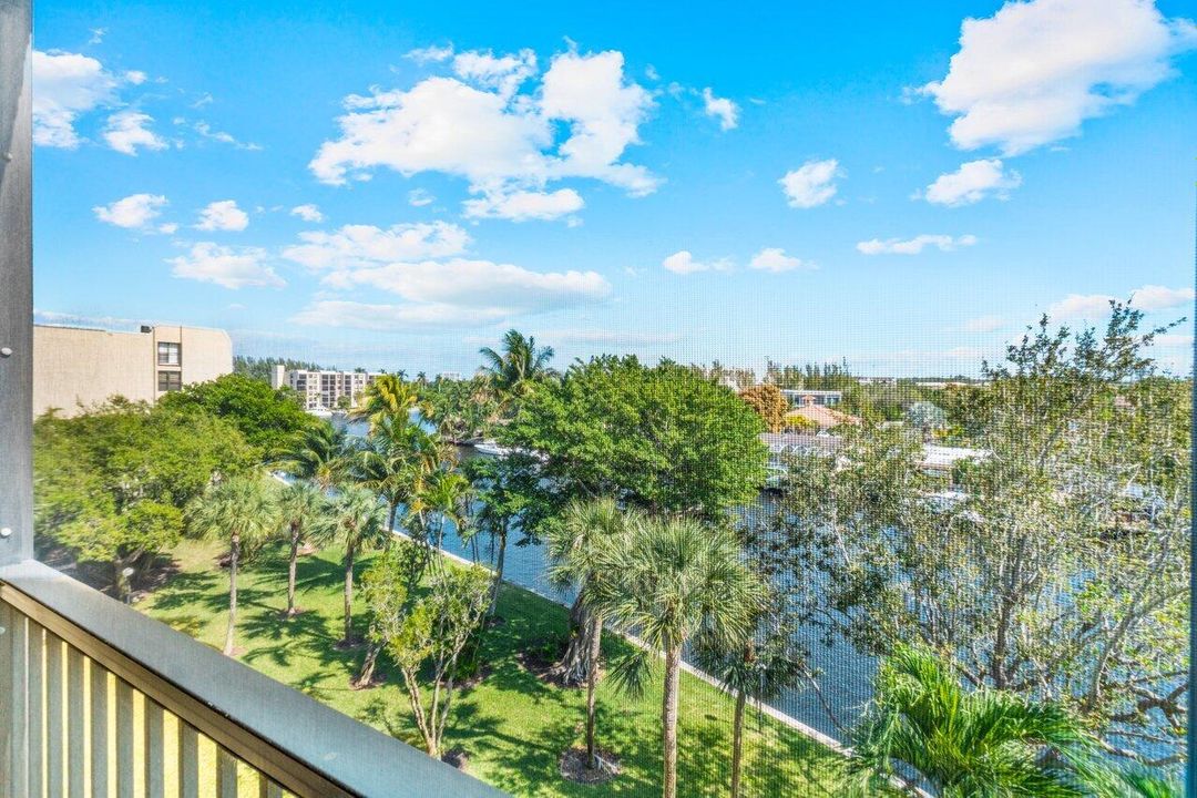 合同活跃: $2,750 (1 贝兹, 1 浴室, 795 平方英尺)