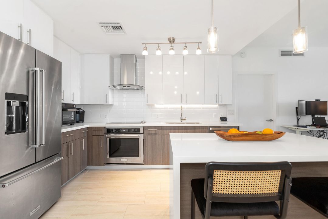 For Sale: $1,299,000 (2 beds, 2 baths, 1346 Square Feet)