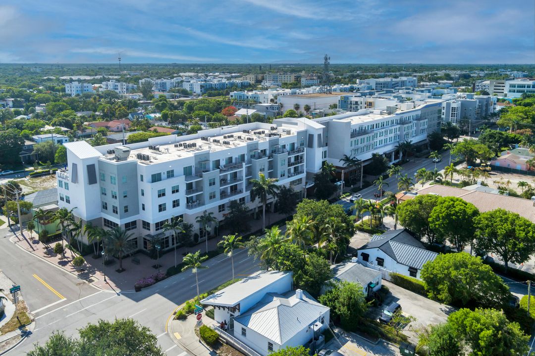 For Sale: $1,299,000 (2 beds, 2 baths, 1346 Square Feet)