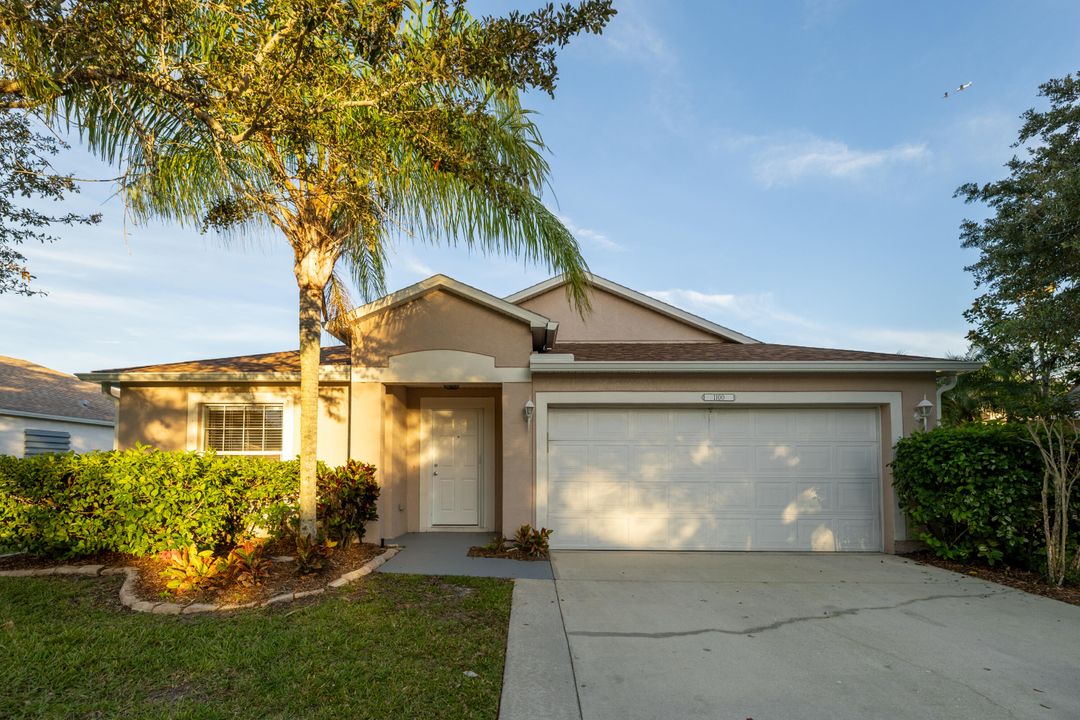 В аренду: $2,500 (4 спален, 2 ванн, 1922 Квадратных фут)