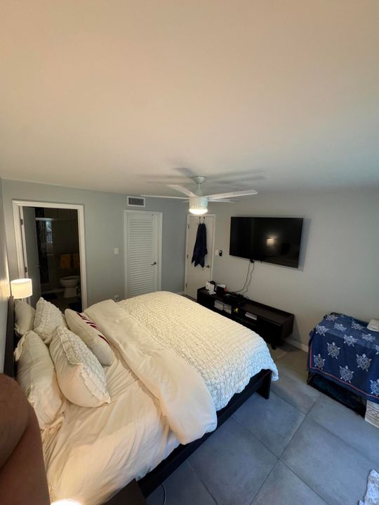 待售: $179,900 (1 贝兹, 1 浴室, 721 平方英尺)