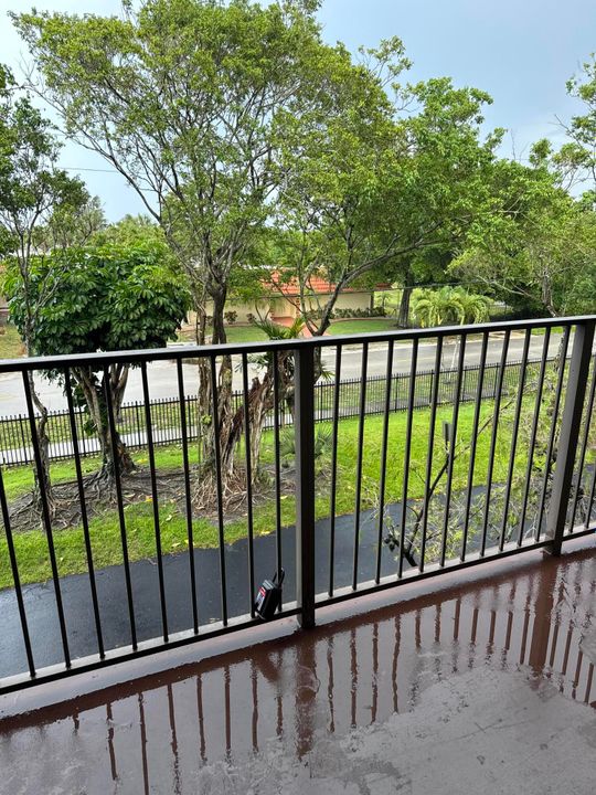 待售: $179,900 (1 贝兹, 1 浴室, 721 平方英尺)