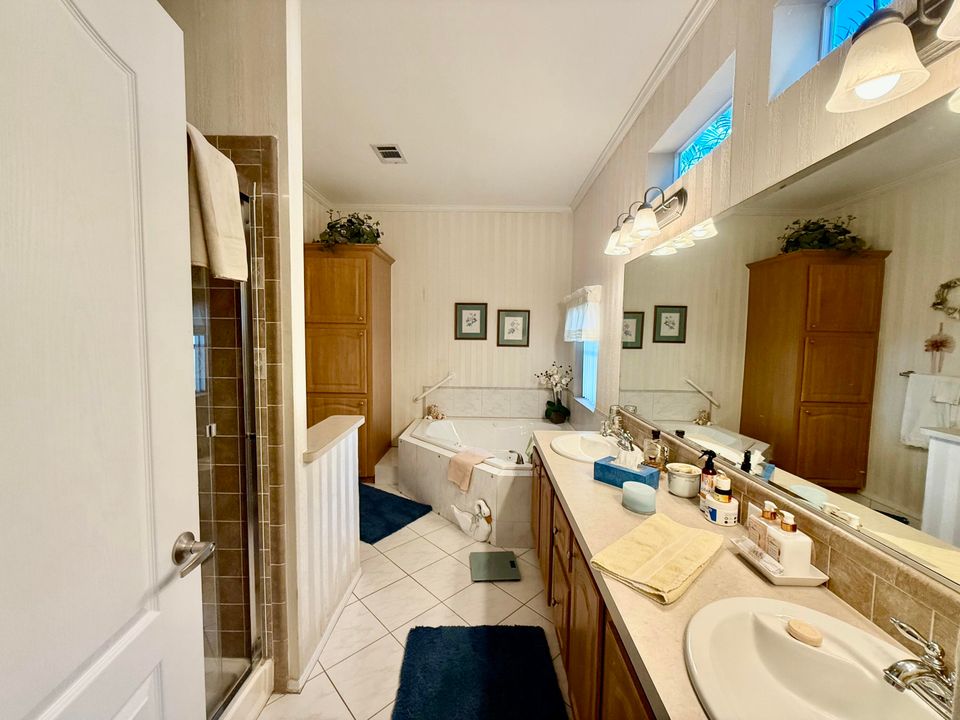 For Sale: $169,500 (3 beds, 2 baths, 1750 Square Feet)