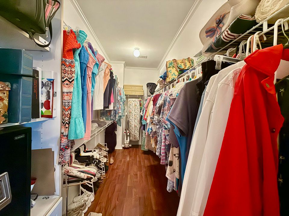 For Sale: $169,500 (3 beds, 2 baths, 1750 Square Feet)