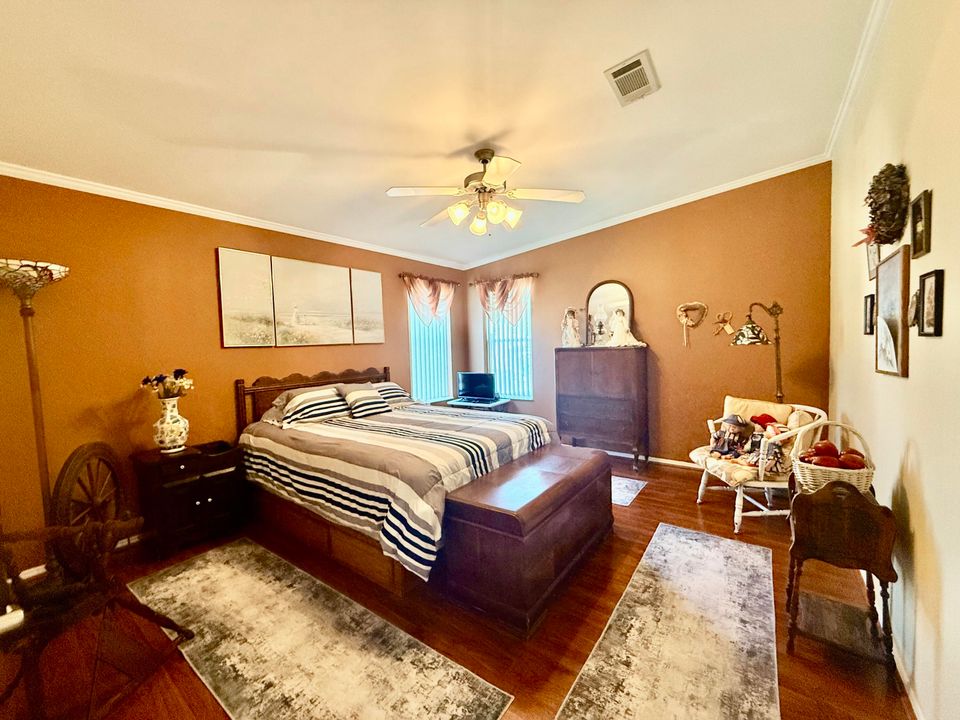 For Sale: $169,500 (3 beds, 2 baths, 1750 Square Feet)