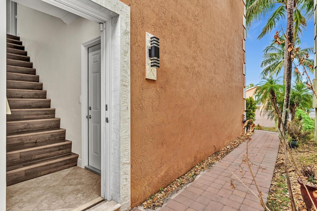 合同活跃: $420,000 (3 贝兹, 2 浴室, 1826 平方英尺)