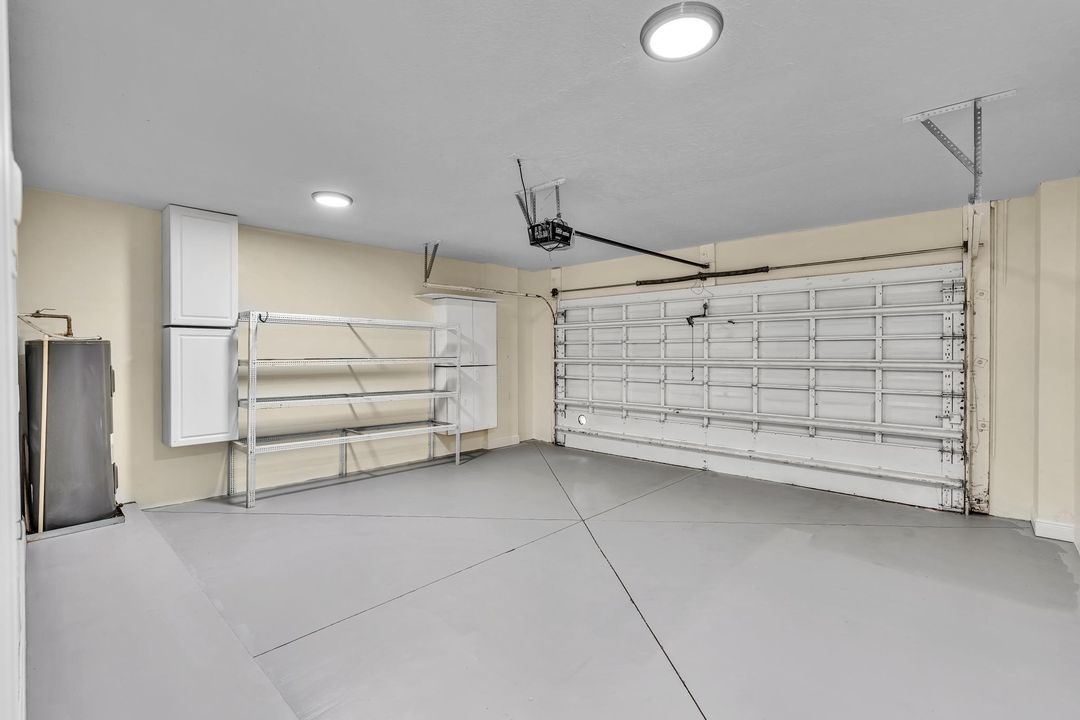 合同活跃: $420,000 (3 贝兹, 2 浴室, 1826 平方英尺)