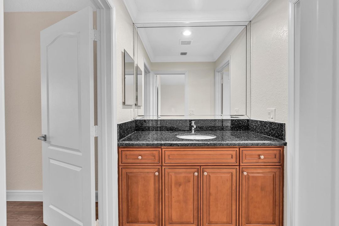 合同活跃: $420,000 (3 贝兹, 2 浴室, 1826 平方英尺)