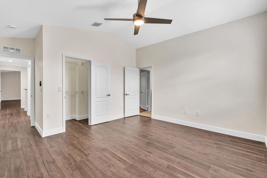 合同活跃: $420,000 (3 贝兹, 2 浴室, 1826 平方英尺)