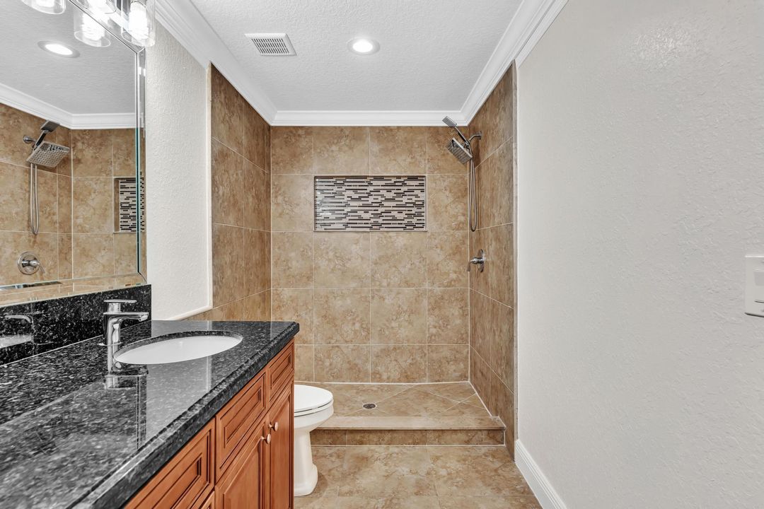 合同活跃: $420,000 (3 贝兹, 2 浴室, 1826 平方英尺)