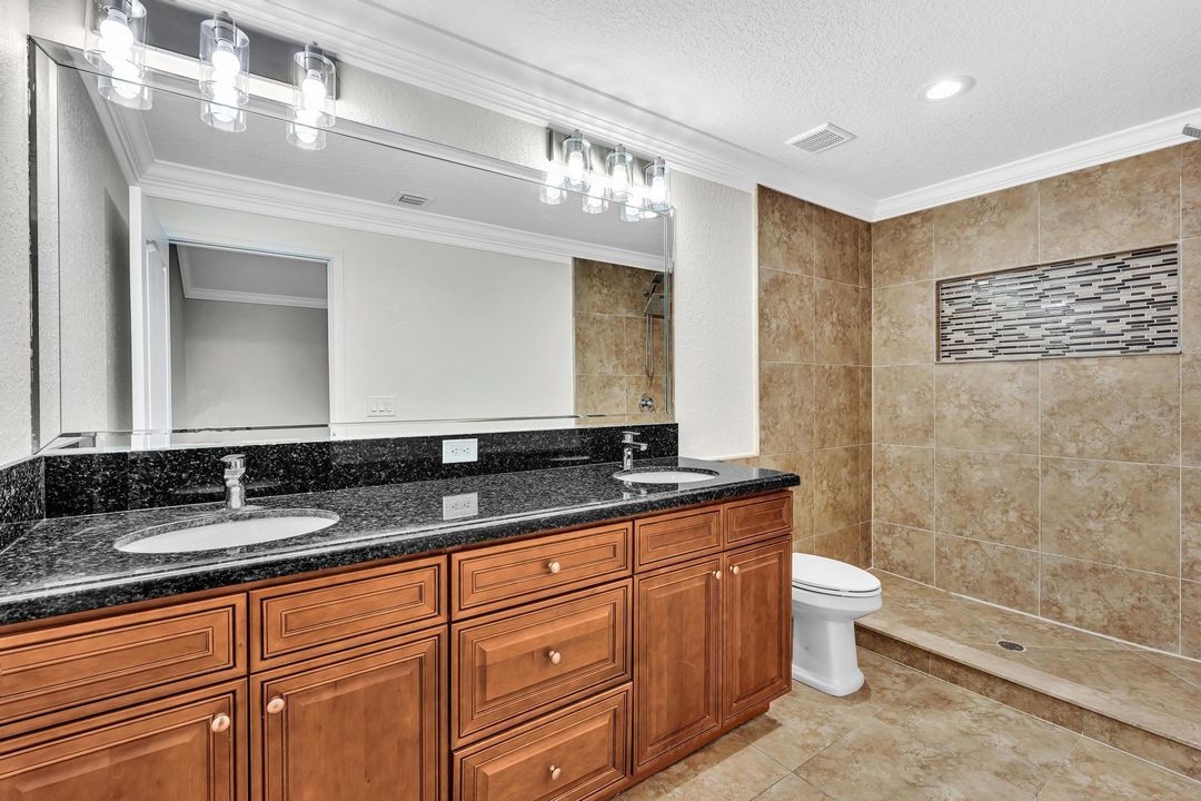 合同活跃: $420,000 (3 贝兹, 2 浴室, 1826 平方英尺)