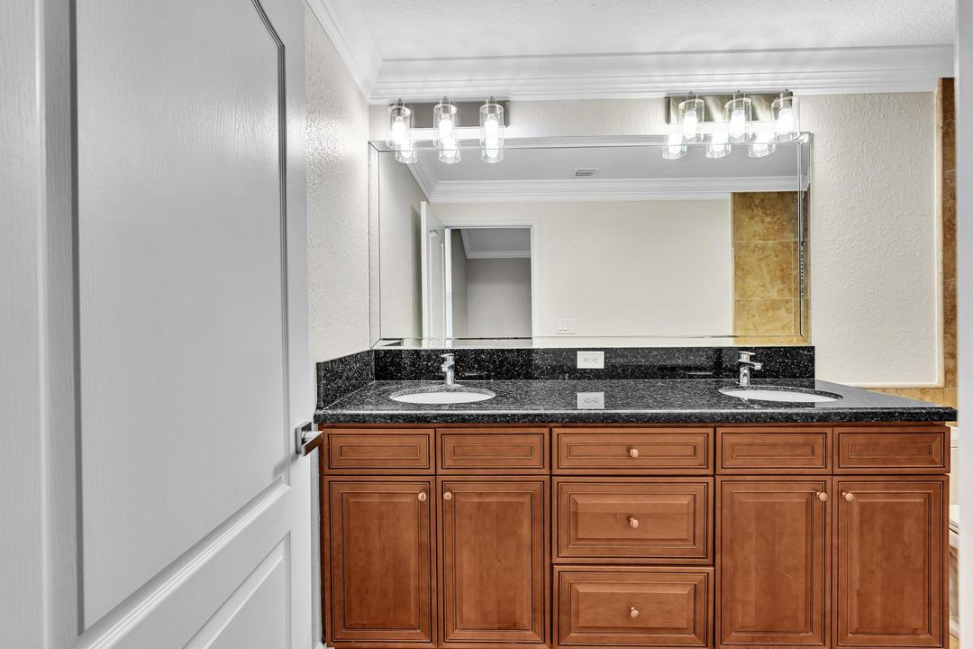 合同活跃: $420,000 (3 贝兹, 2 浴室, 1826 平方英尺)