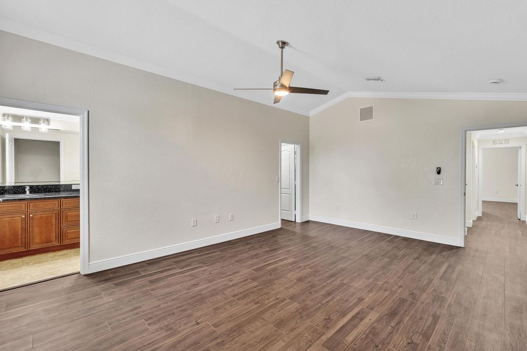 合同活跃: $420,000 (3 贝兹, 2 浴室, 1826 平方英尺)