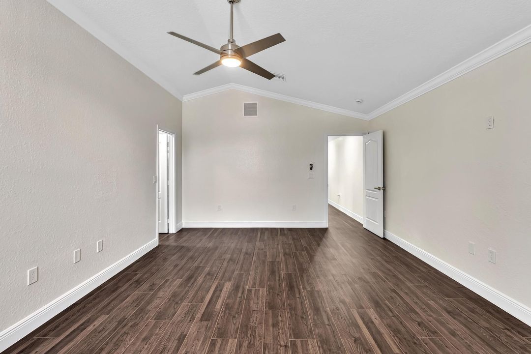 合同活跃: $420,000 (3 贝兹, 2 浴室, 1826 平方英尺)