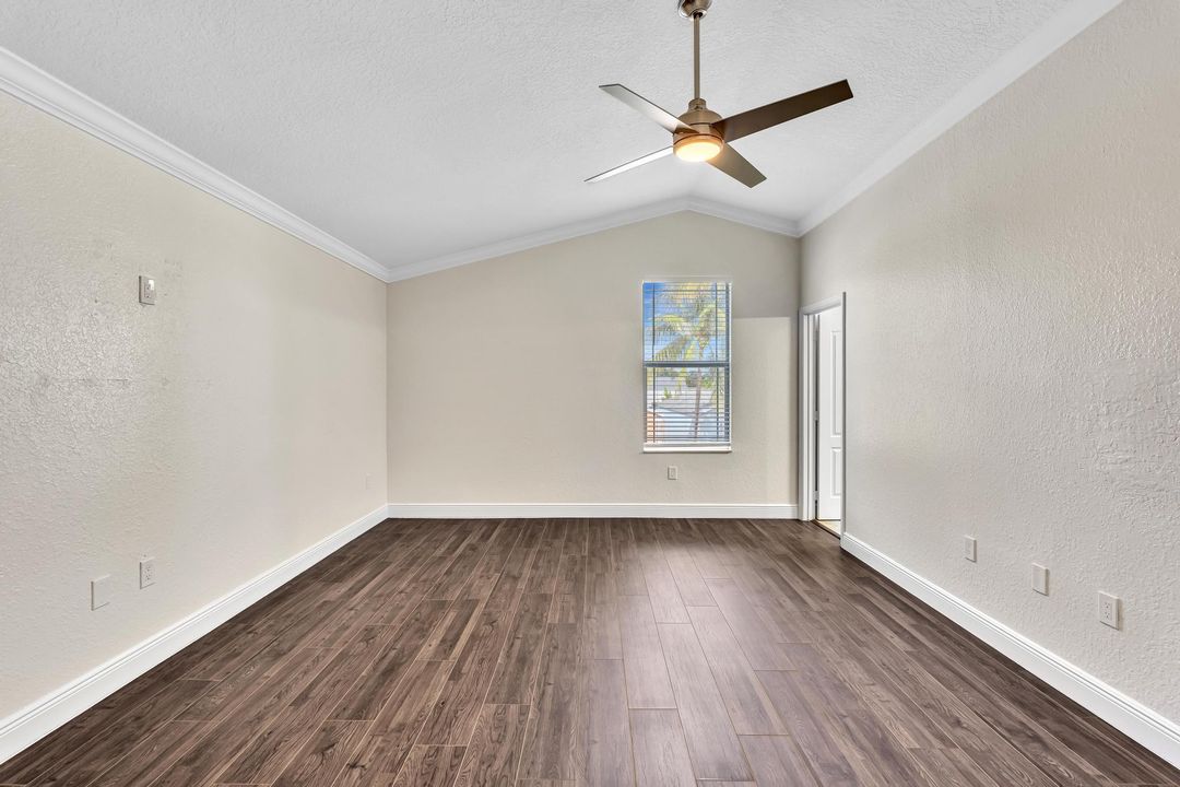 合同活跃: $420,000 (3 贝兹, 2 浴室, 1826 平方英尺)