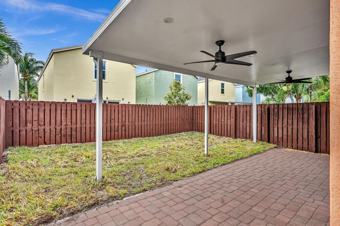 合同活跃: $420,000 (3 贝兹, 2 浴室, 1826 平方英尺)