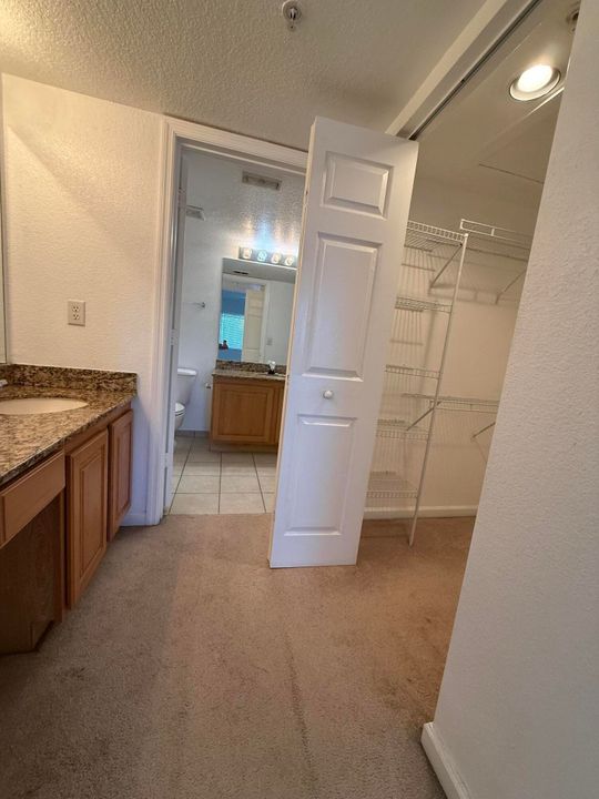 For Rent: $1,750 (2 beds, 2 baths, 960 Square Feet)