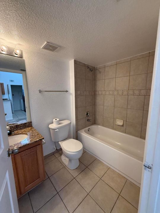 For Rent: $1,750 (2 beds, 2 baths, 960 Square Feet)